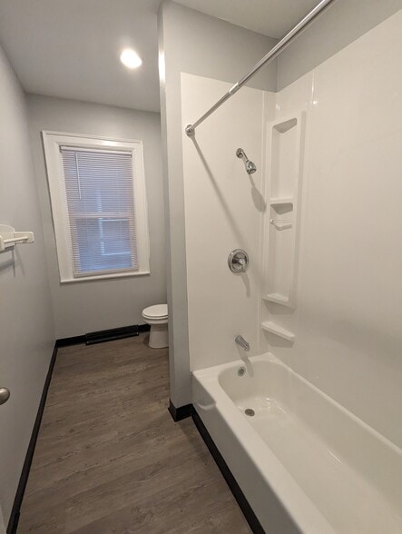 Building Photo - 576 Potomac Ave