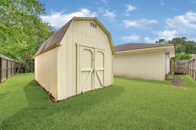 Building Photo - 12726 Westella Dr