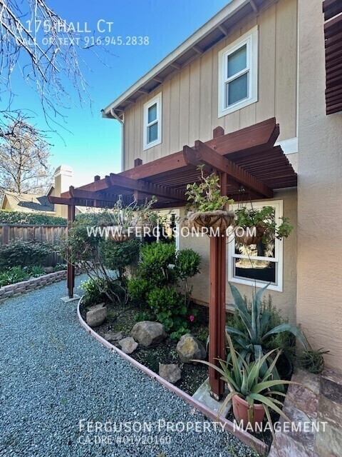 Building Photo - 4175 Hall Ct