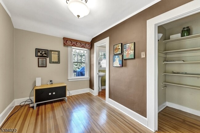 Building Photo - 19 Forest Dr