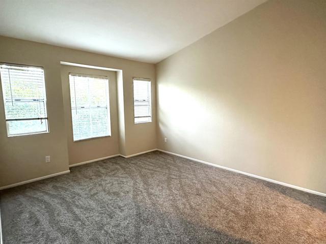 Building Photo - 2047 Lakeridge Cir