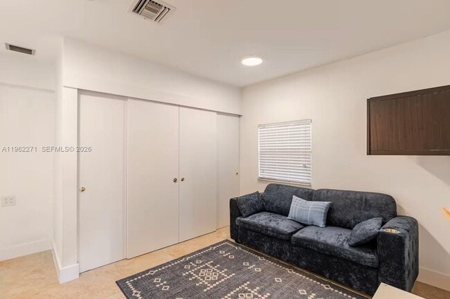 Building Photo - 636 Hibiscus Dr