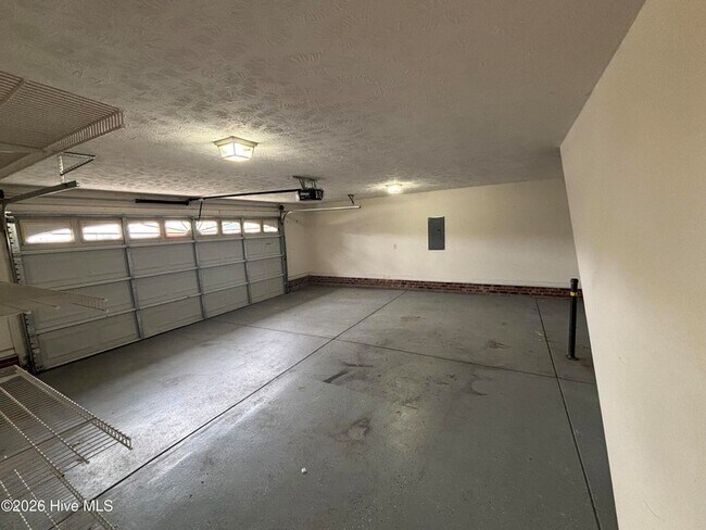 Building Photo - 376 Eastfield Dr