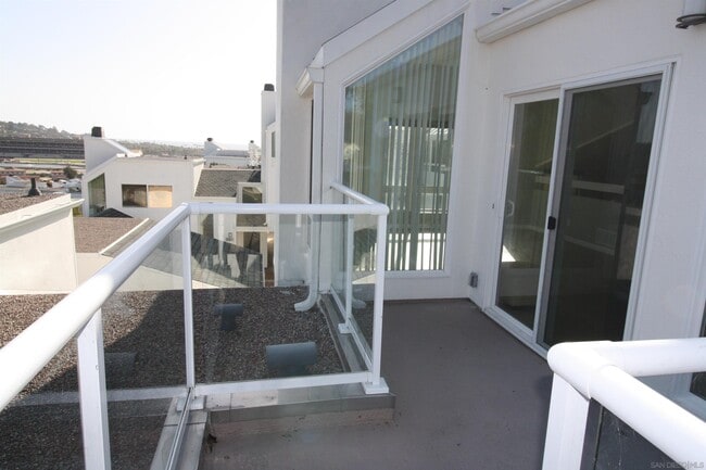 Building Photo - 373 Longden Ln