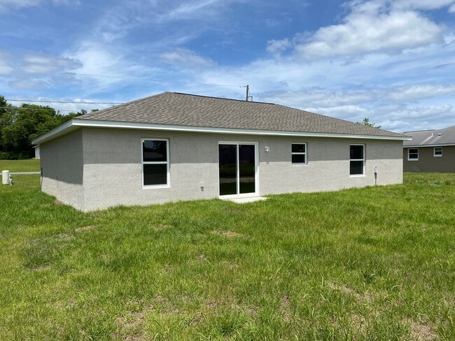 Building Photo - Desirable SE Neighborhood - 3/2/2 Silver Spring Shores **Available NOW**