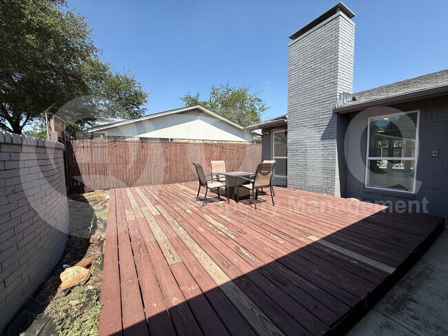 Building Photo - 2131 Blossom Ln
