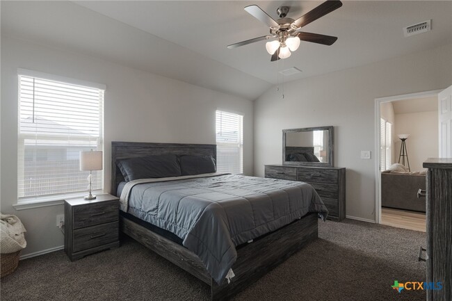 Building Photo - 2334 Aylesbury Dr