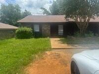 Building Photo - 510 Rosedale Dr