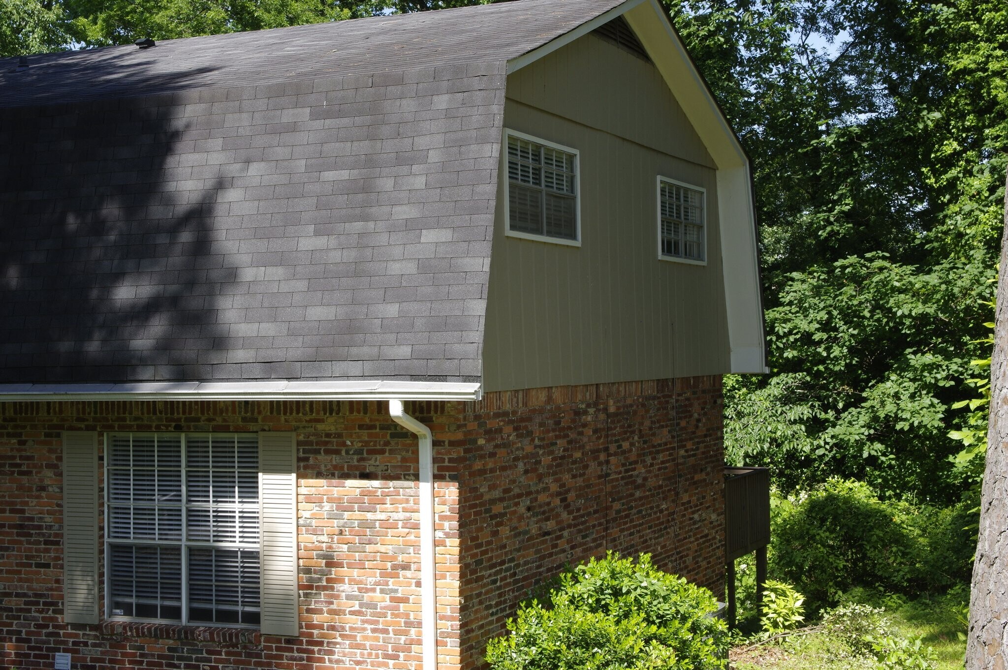 Building Photo - 813 Linbard Ln