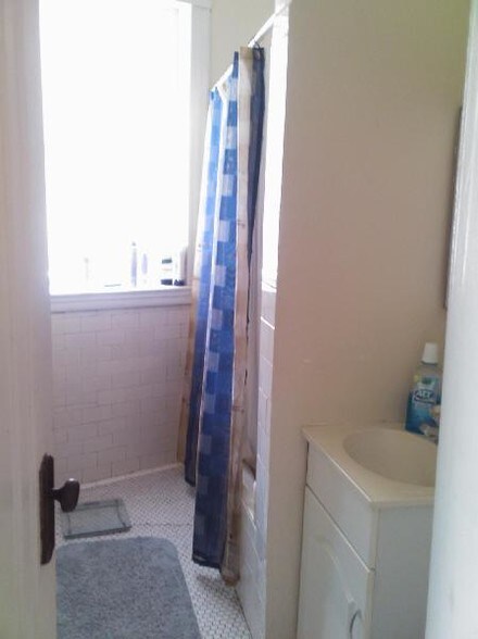 Building Photo - 1622 Massachusetts Ave