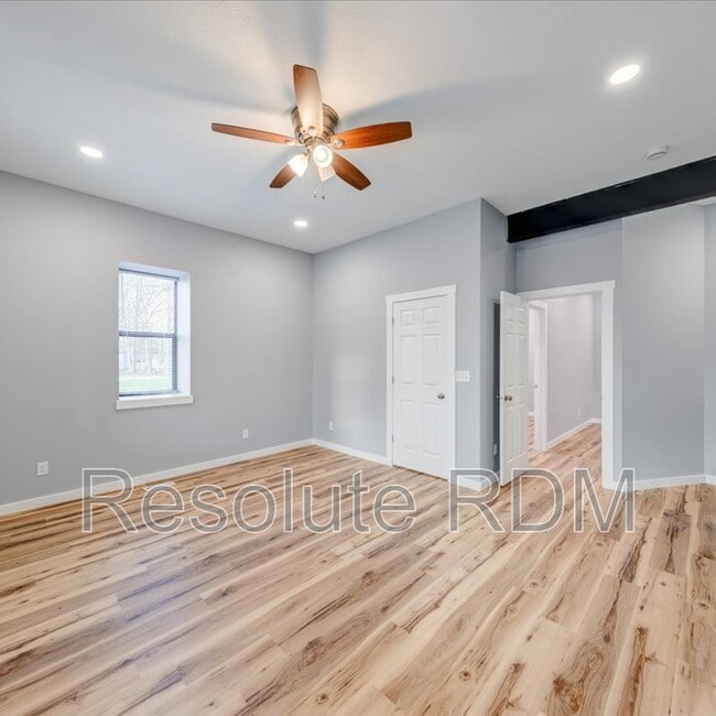 Building Photo - 804 N Locke St