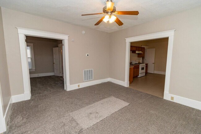 Building Photo - 1219 S Main St