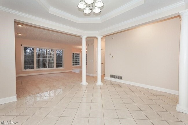 Building Photo - 3729 Edgehill Dr