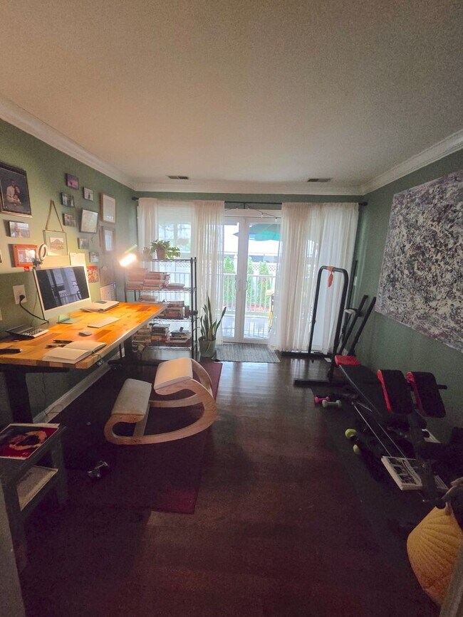 Building Photo - Rare opportunity in prestigious Hiram Square! First floor, condominium with 2-bedrooms & bonus ro...