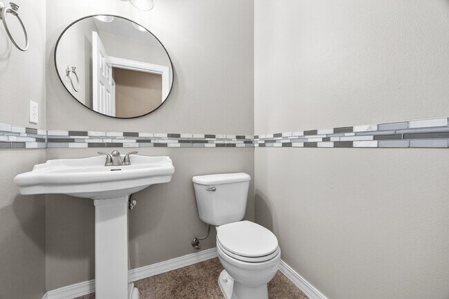 Building Photo - RENTED ~ THIS PROPERTY IS NO LONGER AVAILABLE~ ** This beautiful light filled home offers 4-bedro...