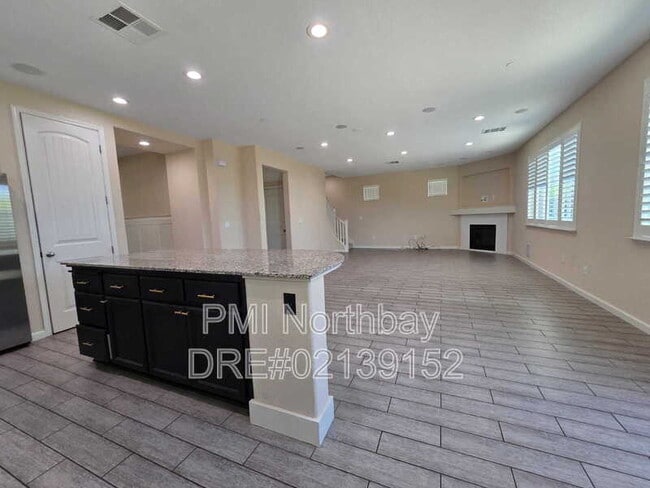 Building Photo - 308 Aster St