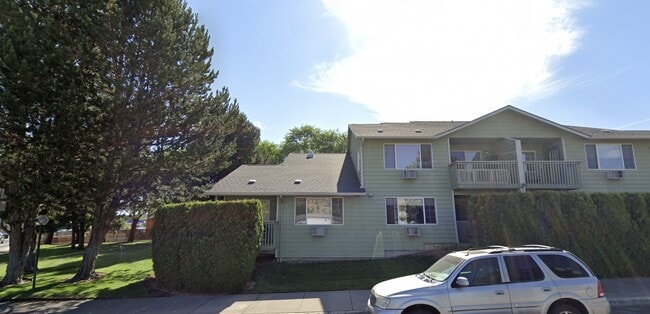 Building Photo - 242 SW 3rd St