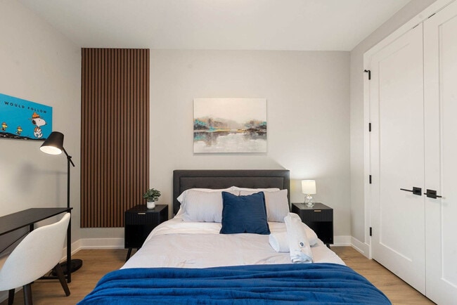 Building Photo - 2344 W Polk St