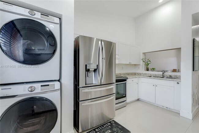 Building Photo - 13060 SW 64th Terrace