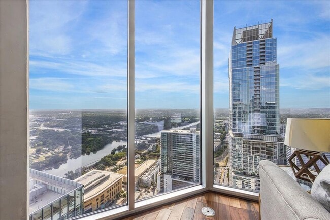 Building Photo - 360 Nueces St
