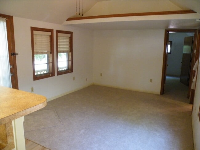 Building Photo - 703 Clear Lake Rd