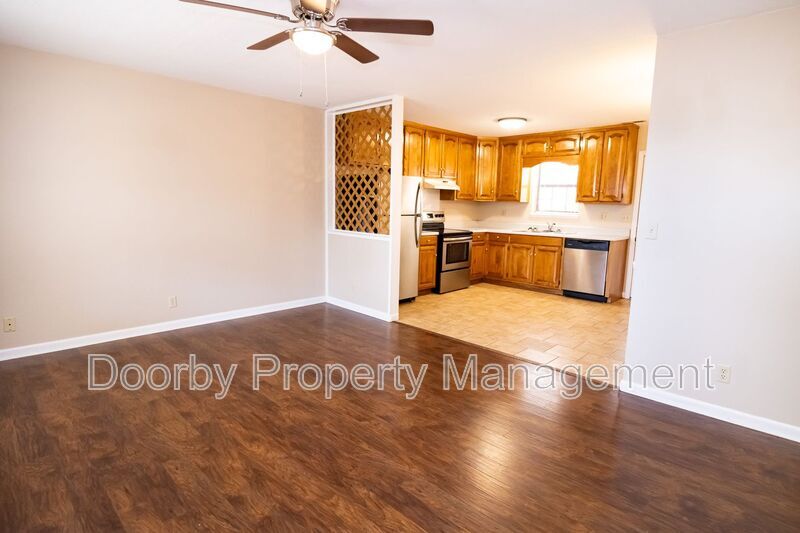 Building Photo - 303 Withrow Rd