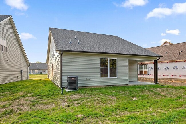 Building Photo - ONE-MONTH FREE RENT Move-Incentitive!!! Th...