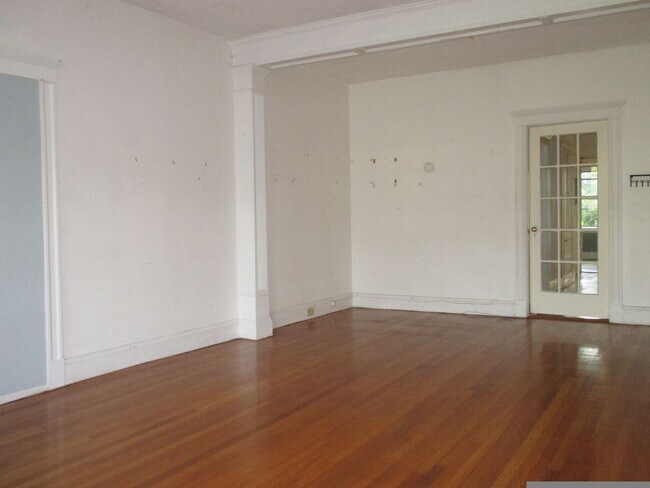 Building Photo - No brokers Fee, No Security Deposit, Heat, Hot Water Included, Steps from the T Stop