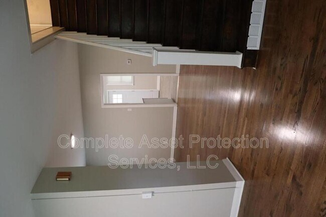 Building Photo - 10005 Merrillville Rd
