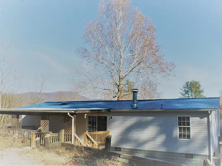 Building Photo - 911 Back Valley Rd