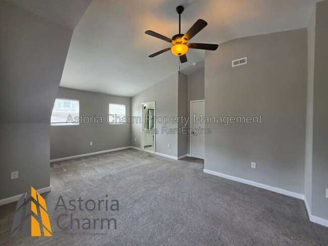 Building Photo - 3909 Fleetwood Ave