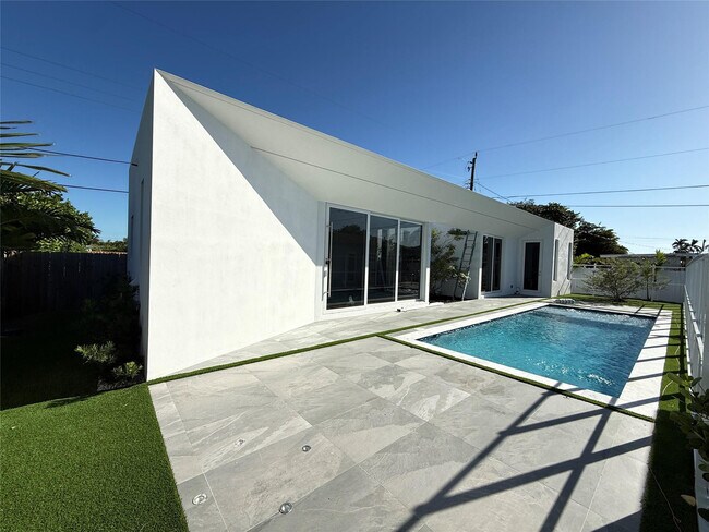 Building Photo - 12245 SW 29th Terrace