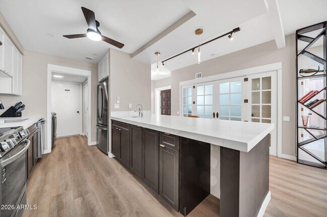 Building Photo - 7368 E Pleasant Run