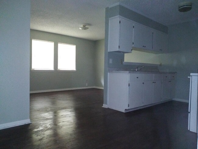 Building Photo - 518 Cypress St