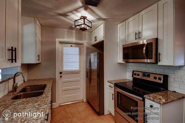 Primary Photo - 1020 E Fern St