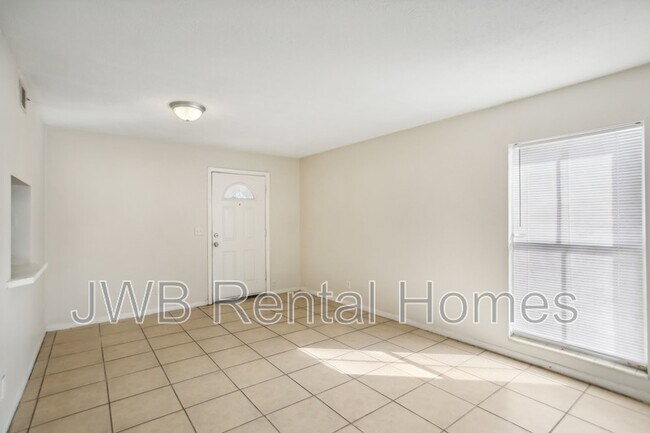 Building Photo - 7201 Arlington Expy