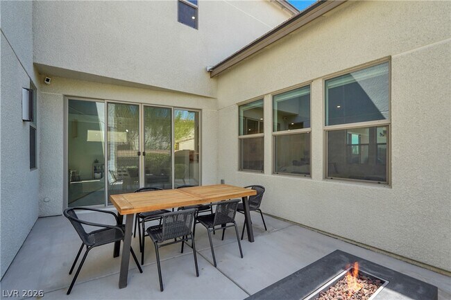 Building Photo - 2658 Catania St