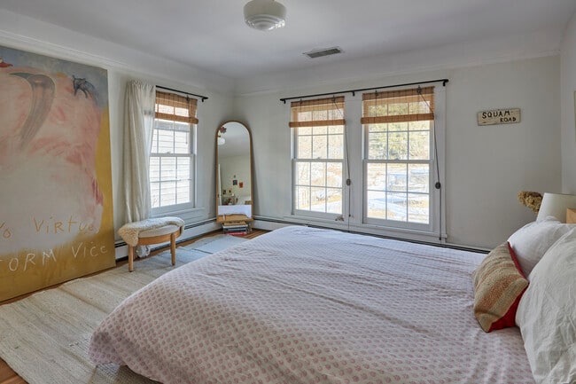 Building Photo - 41 Grinnell St