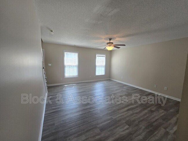 Building Photo - 108 Maple Grove Ct
