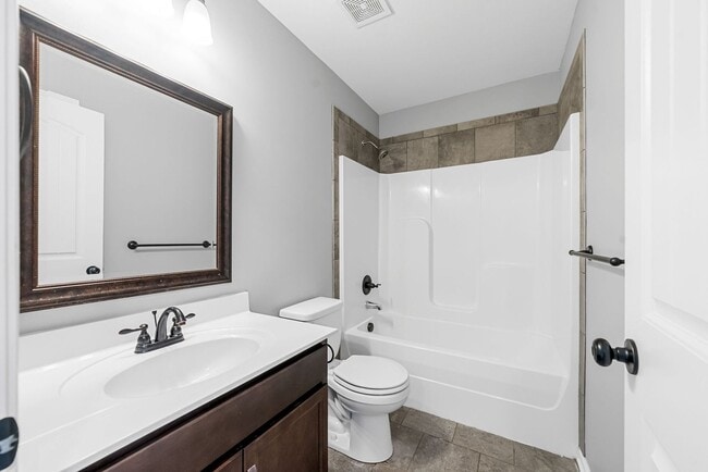 Building Photo - Pet Friendly Four Bedroom!