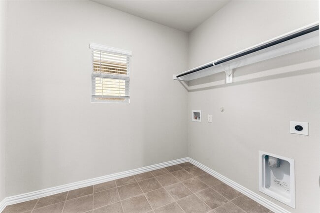 Building Photo - 3120 Kingsgarden Rd
