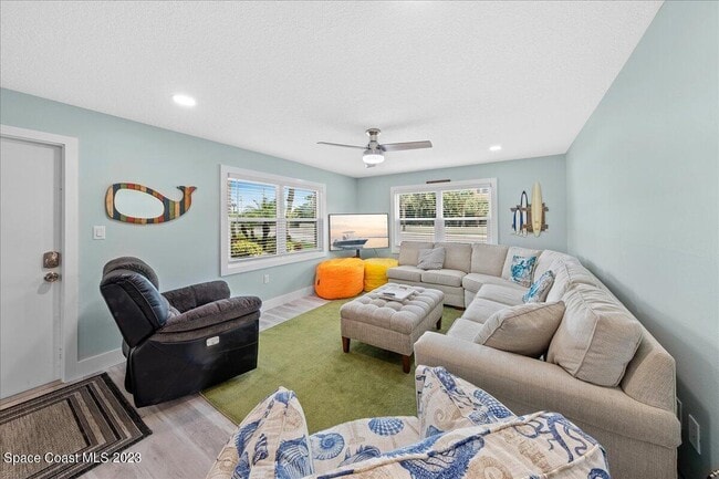 Building Photo - 7801 Ridgewood Ave