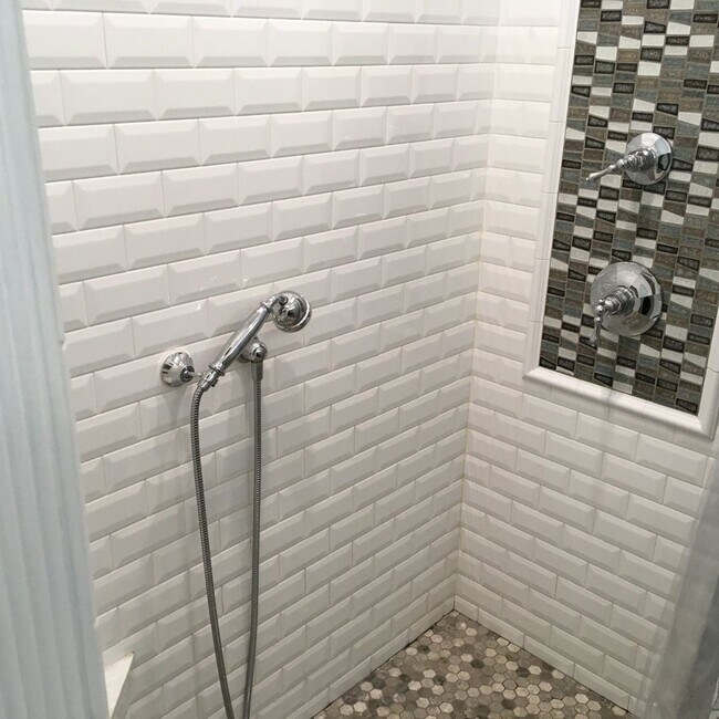 Building Photo - 9870 Watermill Cir