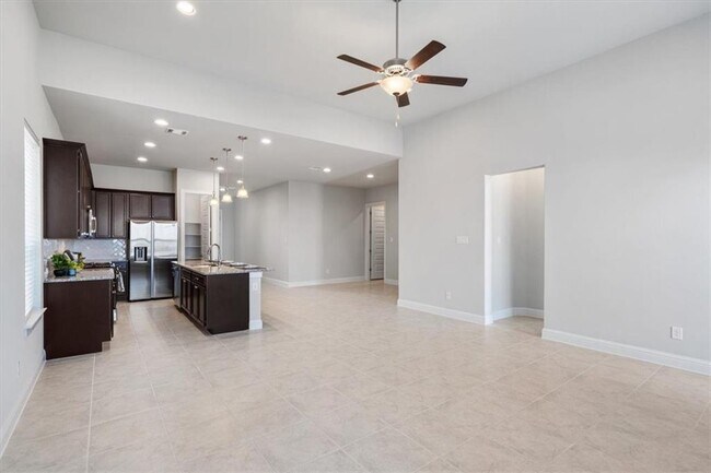 Building Photo - 600 C-Bar Ranch Trl