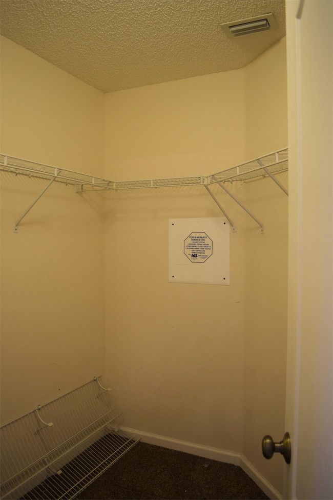 Building Photo - 6796 Gentle Oaks Dr