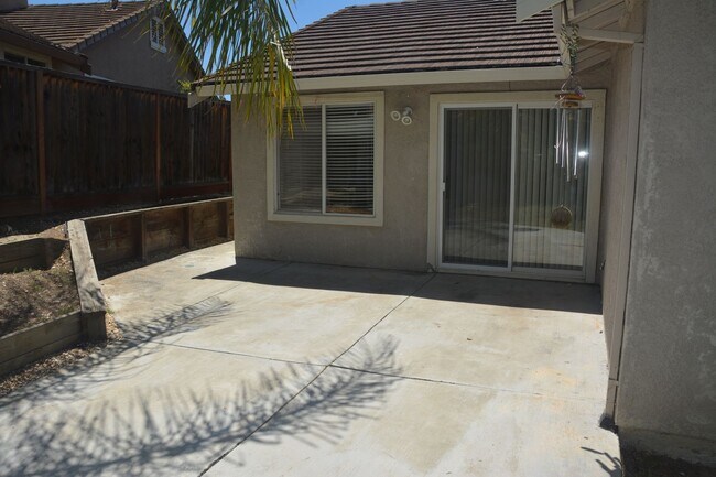 Building Photo - 5163 Tehachapi Way