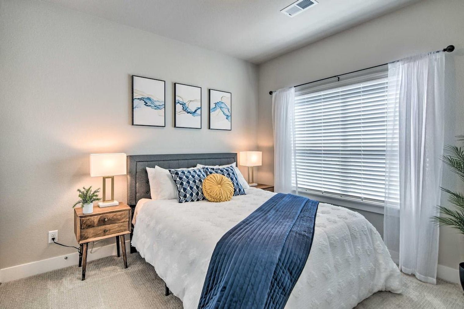 Building Photo - 4622 Hahns Peak Dr