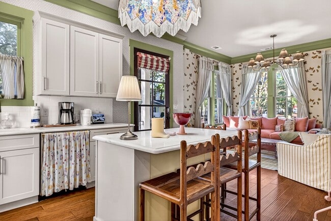 Building Photo - 214 W Gwinnett St