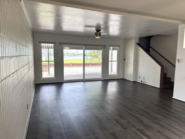 Building Photo - Koko Isle Circle - Renovated 3 bedroom, 2.5 bath townhome with carport