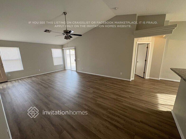 Building Photo - 14113 N 126th Ave